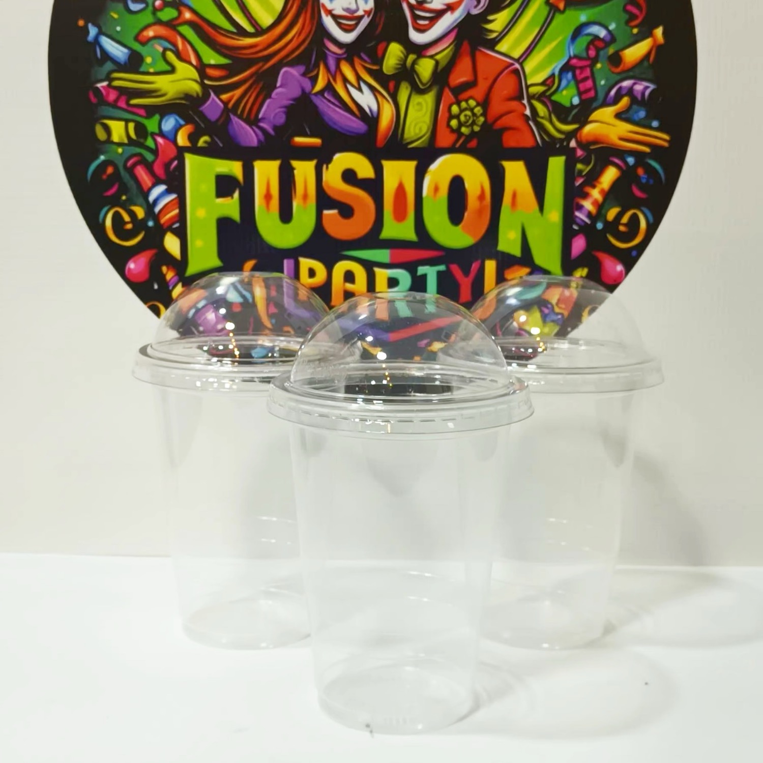 Vasos con tapa de domo